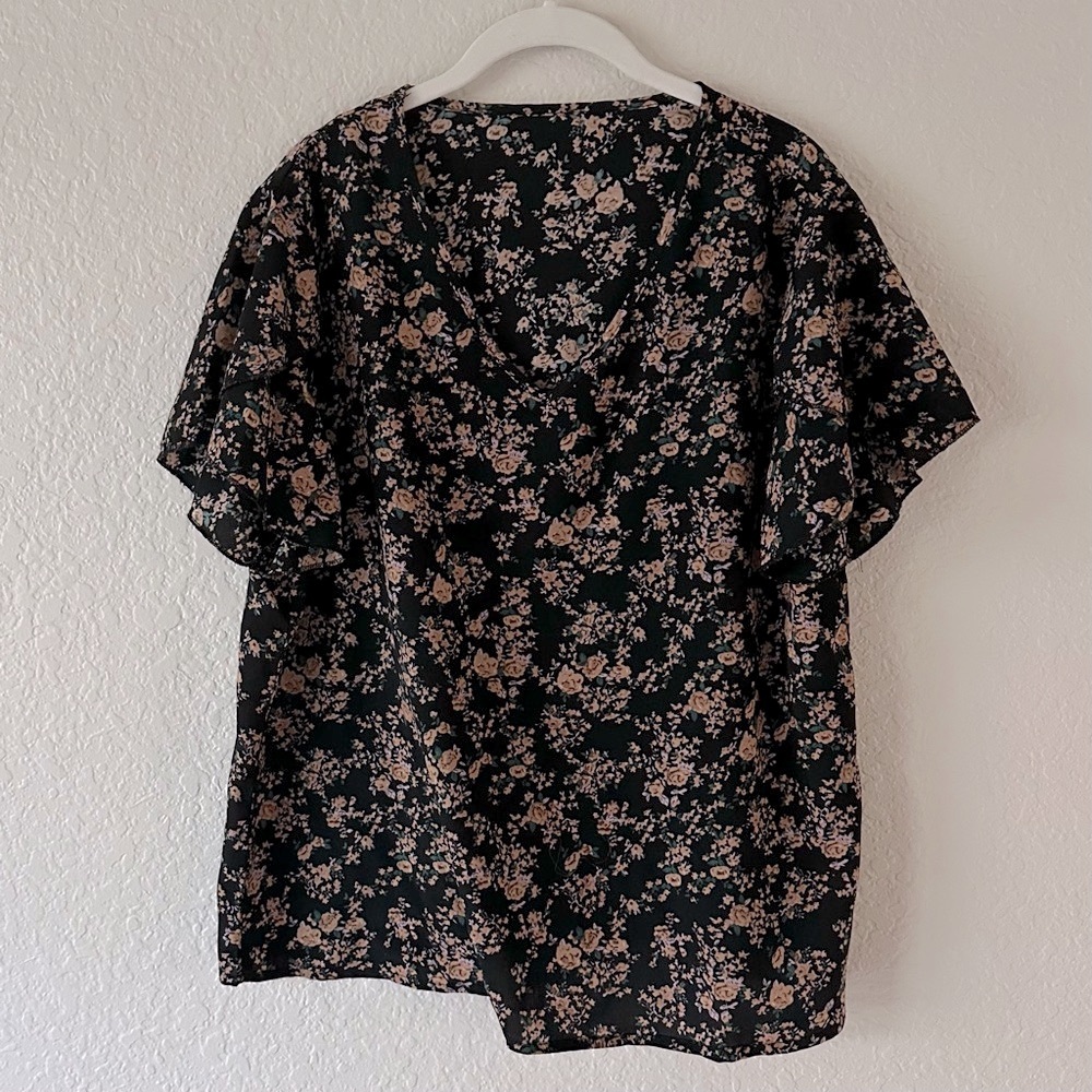 SHEIN Black Floral V Neck Blouse Women’s XL Flowy Short Sleeve Top